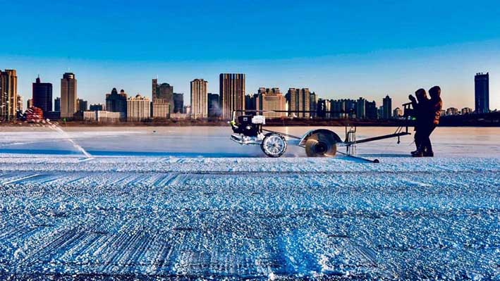 哈爾(ěr)濱冬季采冰 采(cai)冰工具