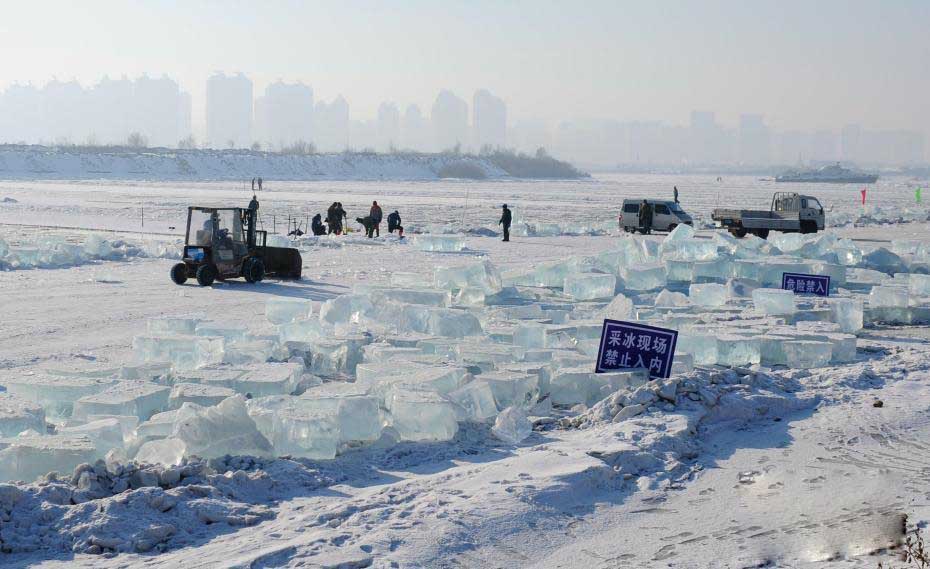 哈爾濱冬(dōng)季采冰 采冰工(gong)具