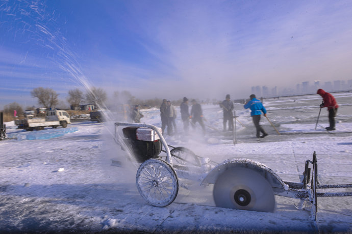 哈爾濱冬季(jì)采冰 采冰工(gōng)具