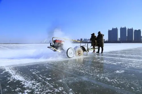 哈爾(er)濱冬季采冰(bing) 采冰工具