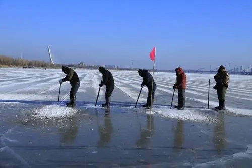 冰蹿 鑿冰工(gong)具