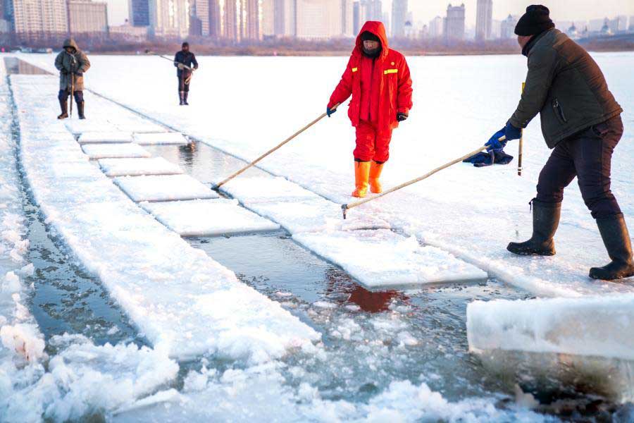 哈爾(ěr)濱冬季采冰 采(cǎi)冰工具
