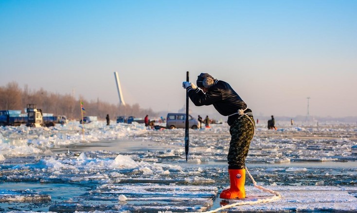冰蹿 鑿冰工(gong)具